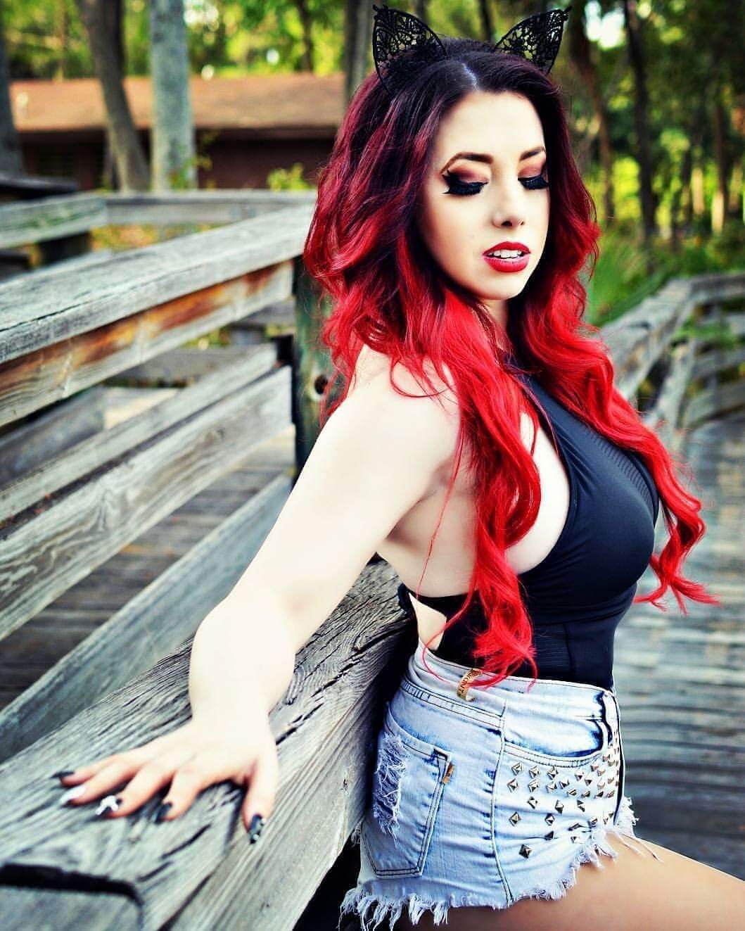 Taeler hendrix tits